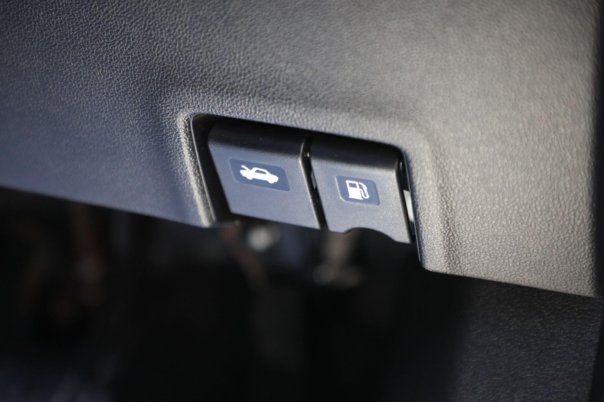 Large vehicle image